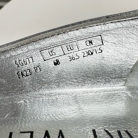 🌹STUART WEITZMAN🌹 SW 75 Pointed Toe Mary Jane
Pump Size: 6B - Picture 13 of 15